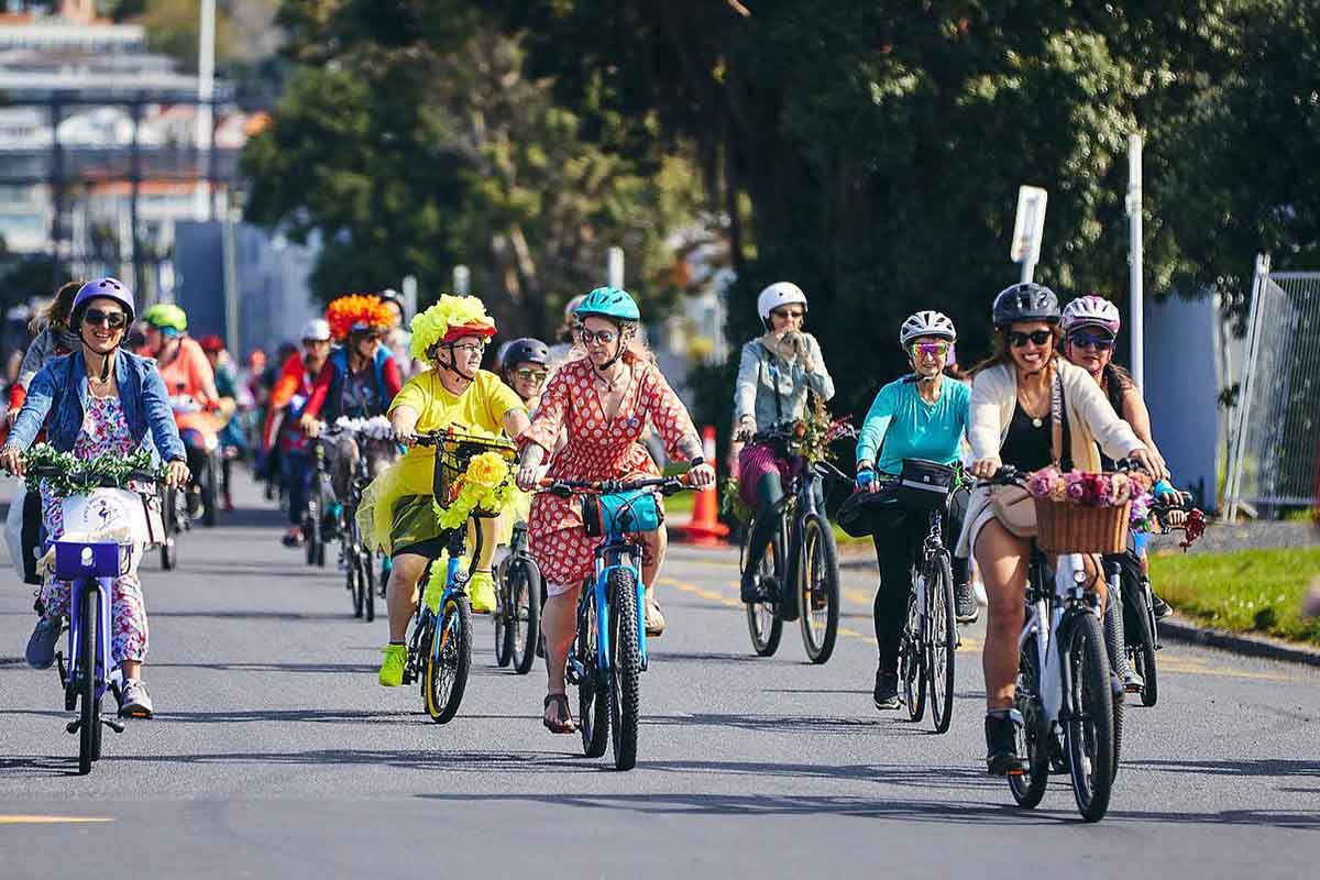 auckland fancy women bike ride